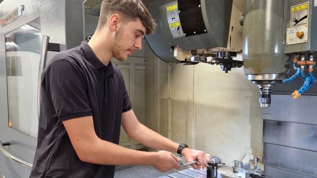Hardworking Harvey gets apprenticeship underway at Agemaspark